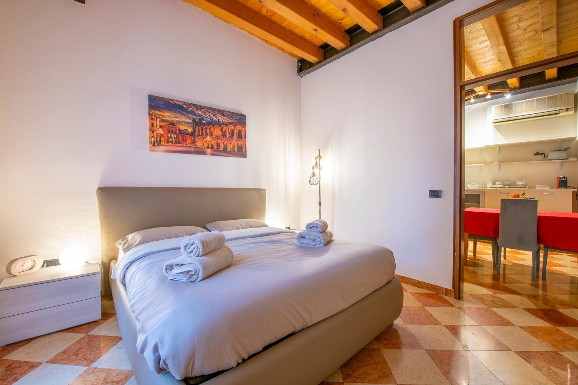 -Near Arena & Giuletta- Pet Friendly Mazzini Palace Верона Екстериор снимка